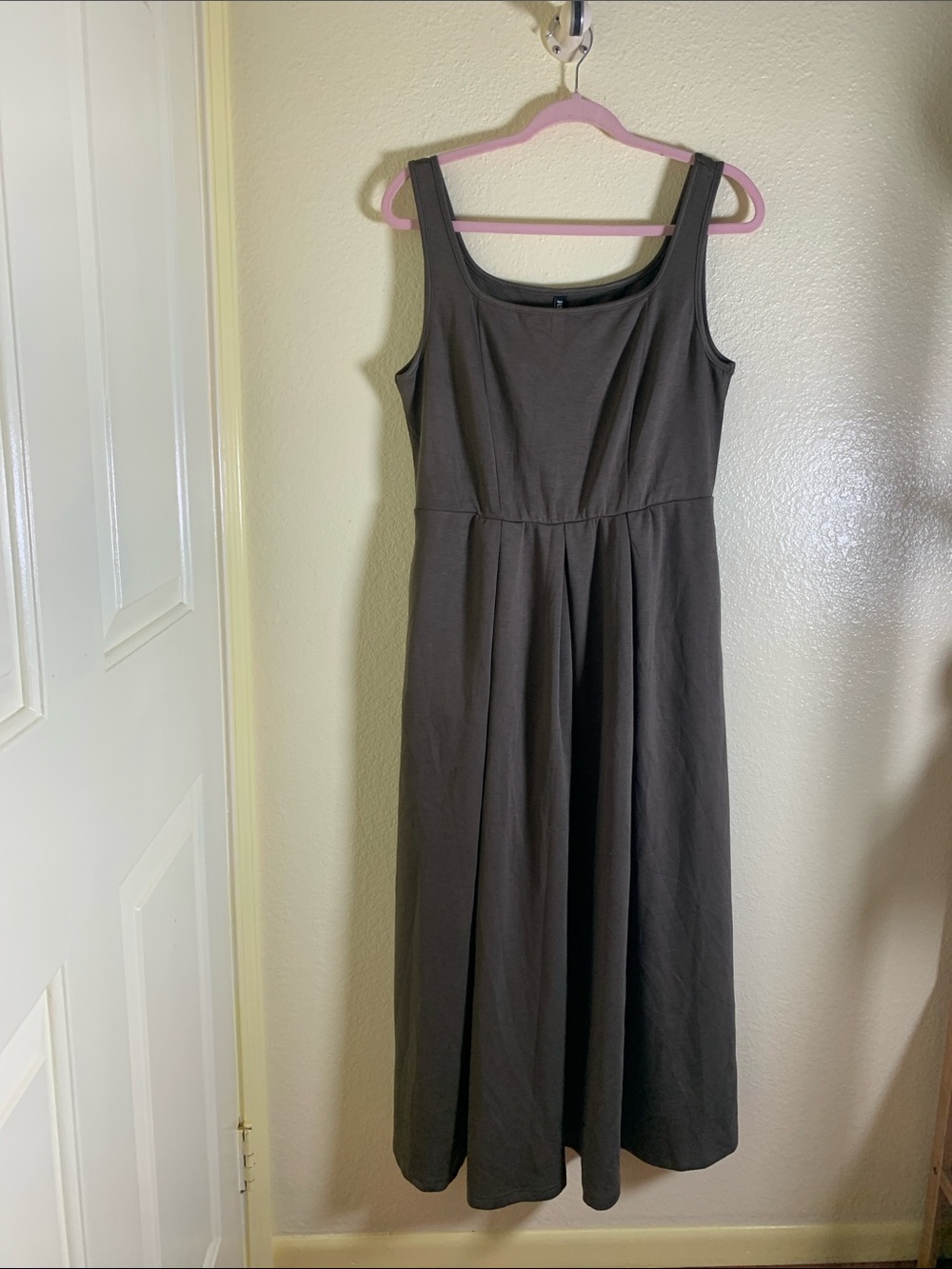 NWOT BTFBM Sleeveless Chocolate Brown Maxi Dress, Size L